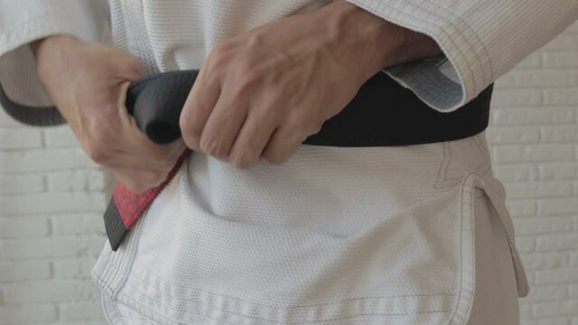 Tying up a bjj black belt