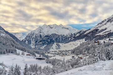 Fototapeta na wymiar Winter landscape - Panorama of the ski resort Tirol, Austria