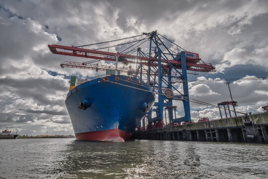 Container cranes in Hamburg harbor, Germany