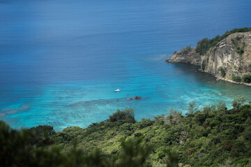 高台から見た沈没船