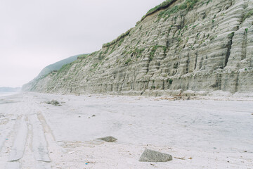 新島　白ママ断崖