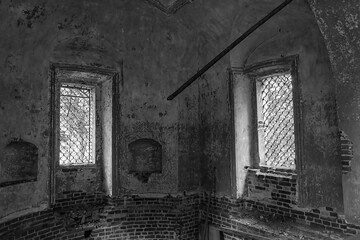 Fototapeta na wymiar the interior of an abandoned Orthodox church