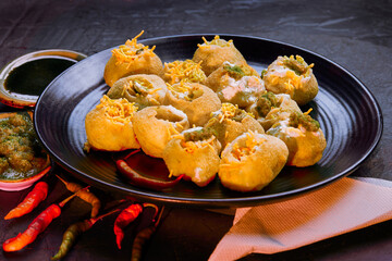 Traditional Indian fast food relished across the country which is tasty and mouthwatering irrespective of age and gender.
