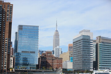 Fototapeta na wymiar A view of the Manhattan skyline from the East River in New York City