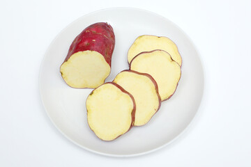 スライスしたさつまいも