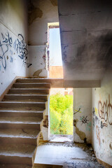 Treppe in einem verlassenem Haus