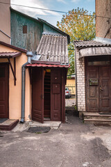 Fototapeta premium Wooden doors in an old house 