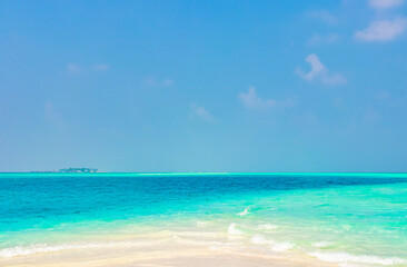 Fototapeta na wymiar Color gradient at sandbank islands Madivaru Finolhu Rasdhoo Atoll Maldives.