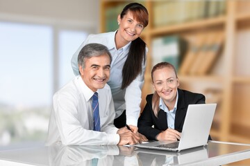Obraz premium Group of people smile relax study enjoy learn workshop training class