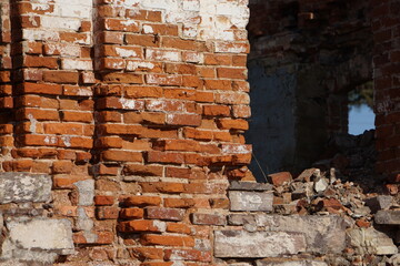 An old, abandoned, crumbling house. In the last century it was the home of a merchant or landowner.