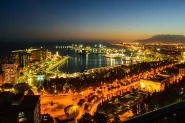Fototapeta premium Puerto de Málaga y su avenida principal