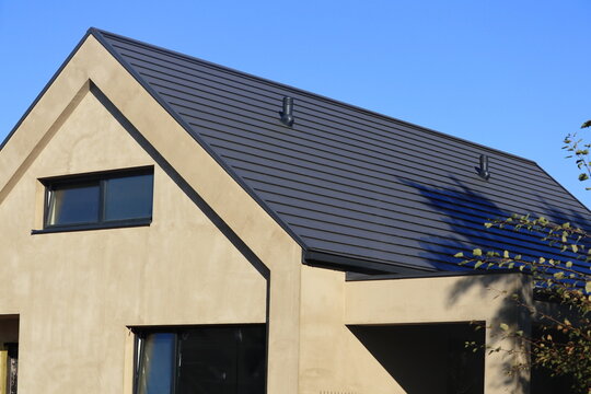 Dach, dom w budowie. Roof, house under construction.