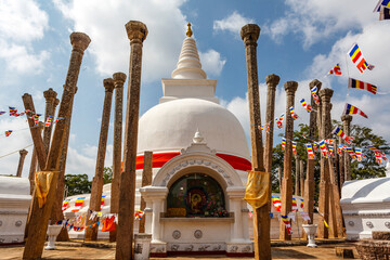The white Thuparama dagoba with a red ribbon, Anuradhapura, Sri Lanka, Asia
 - obrazy, fototapety, plakaty