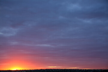 Fototapeta na wymiar View of sky with clouds in evening