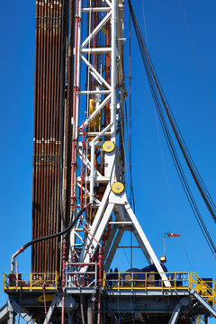 Directional drilling platform