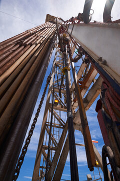 Drill mast at Gas Drilling site