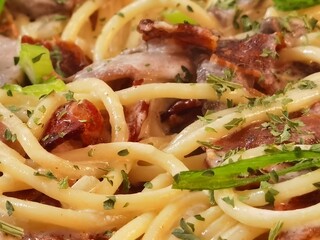 spaghetti with tomato sauce