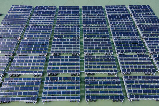 floating solar panels, renewable energy