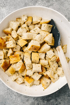 Fresh un-toasted crouton bread