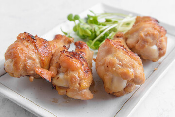 鶏手羽元の味噌焼き