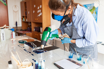 the process of making the sea on a two-component resin board, master class on resin art