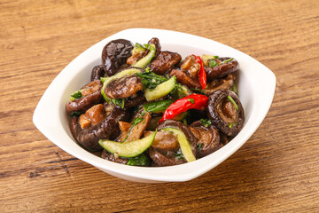 Marinated shiitake mushrooms with herbs