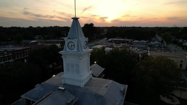aerial sunset franklin kentucky over simpson county courthouse
