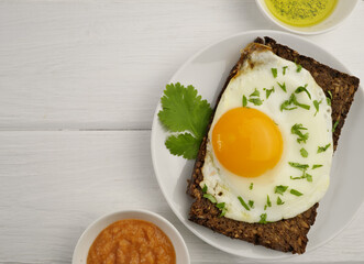 egg with toast