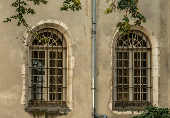 Fototapeta na wymiar Fenêtres du monastère royal de Brou à Bourg-en-Bresse, Ain, France