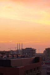 Amanecer con vistas de las tres chimeneas del Besós, Barcelona