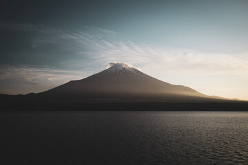 Fototapeta premium mountain at sunset