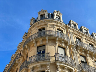 angle immeuble gros plan
