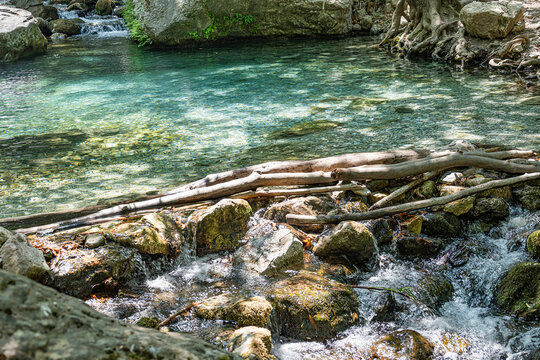 Bach im Tal unterhalb von Tripi, Knakiona, bei Sparta, Peloponnes, Griechenland