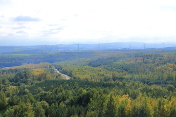 Obraz premium Blick von der Aussichtsplattform Neuberzdorfer Höhe am Berzdorfer See auf die Lausitz