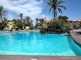 Fototapeta na wymiar Pool, Palme, La Palma, Hotel, Urlaub, Insel