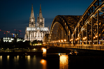 Hohenzollernbrücke Köln (Blaue Stunde)