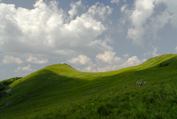 Fototapeta premium Tourists on the mountain trail, Bieszczady Mountains, Poland
