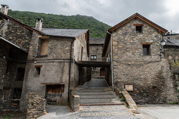 Pueblo pirenaico de alta montaña