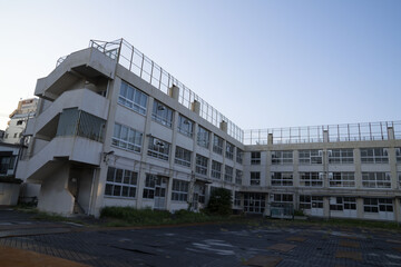 廃校になった学校、解体前の学校、少子化で閉鎖された学校