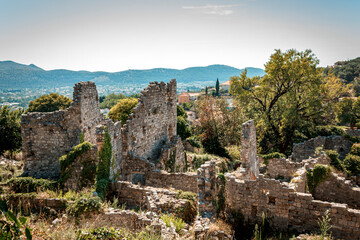 Fototapeta premium Scenic View of Ruins of the Old Town