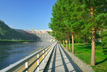 The embankment of the Sayano-Shushenskaya HPP