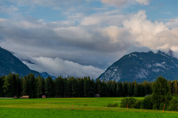 Letzten Abendstunden im wunderschönen Leutaschtal genießen - Österreich