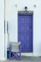 Fototapeta na wymiar Türen auf Amorgos in Katápola in Griechenland