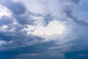 Obraz premium Dramatic cloud sky background Heawy rainy clouds Beautiful cloudscape