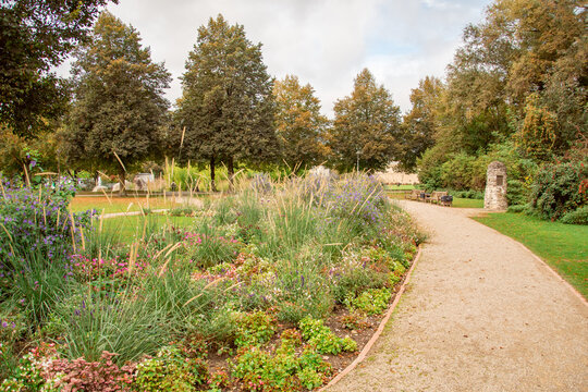 beautiful autumn photos in sprud park in bavaria ingolstadt