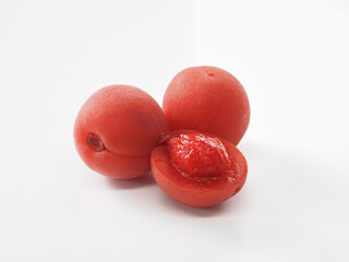 梅干し　白背景で