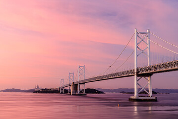 瀬戸大橋記念公園から見た夕暮れの瀬戸大橋　香川県坂出市　Seto Ohashi at dusk as seen from Seto Ohashi Memorial Park Kagawa-ken Sakaide city - obrazy, fototapety, plakaty