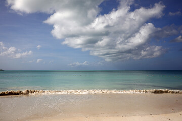 Fototapeta na wymiar Antigua (Karibik) - Landschaft/Strand 