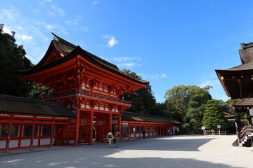 Fototapeta premium Temples and shinto shrines in Kyoto in Japan 日本の京都の神社仏閣 : Ro-mon Gate in the precincts of Shimogamo-jinja Shrine 下賀茂神社の境内にある楼門 