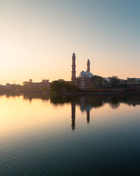 Taj-Ul Masjid, Bhopal at Sunrise